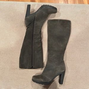Gorgeous gray leather lug sole heeled boots; La Canadienne; size 8